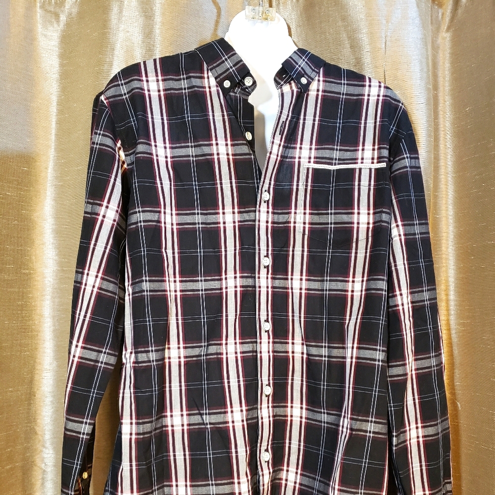 Mens size small button up shirt